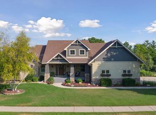 9079 Whispering Oaks Trl, Shakopee, MN 55379