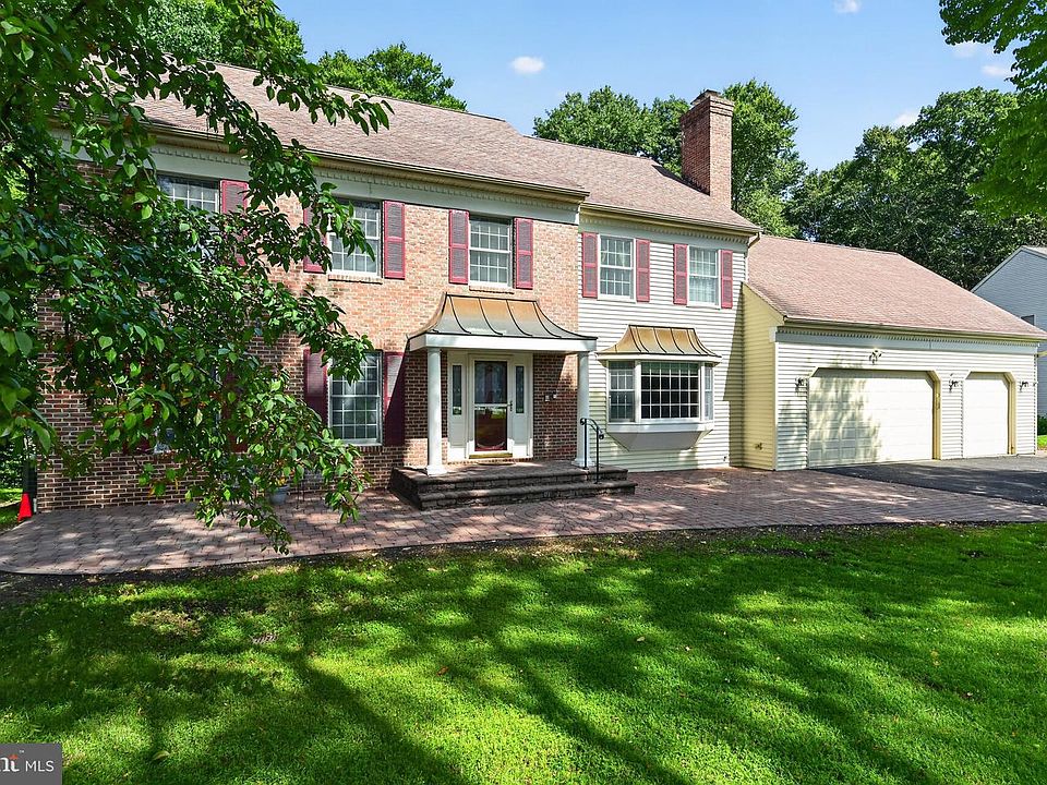 1st image of 24 Auspice Cir