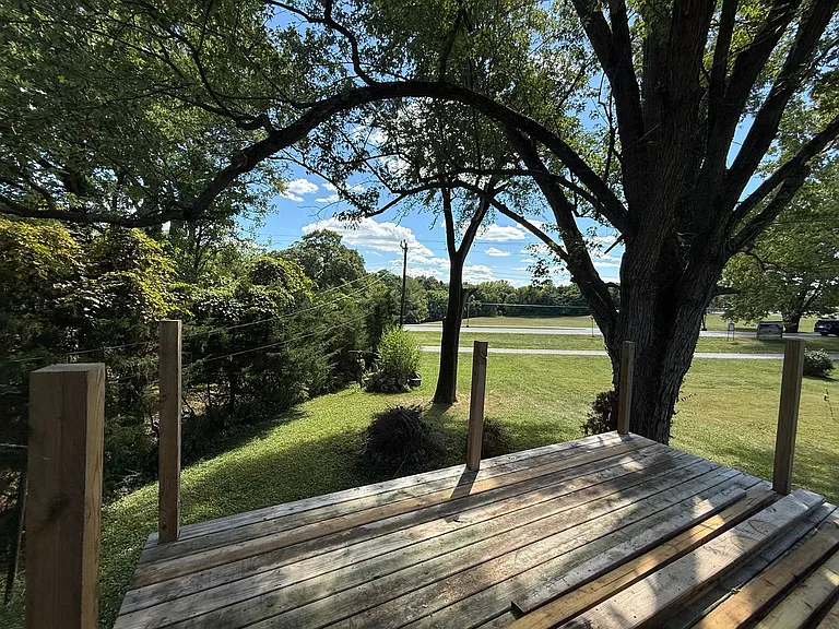 213 S Poplar Dr — Photo 29