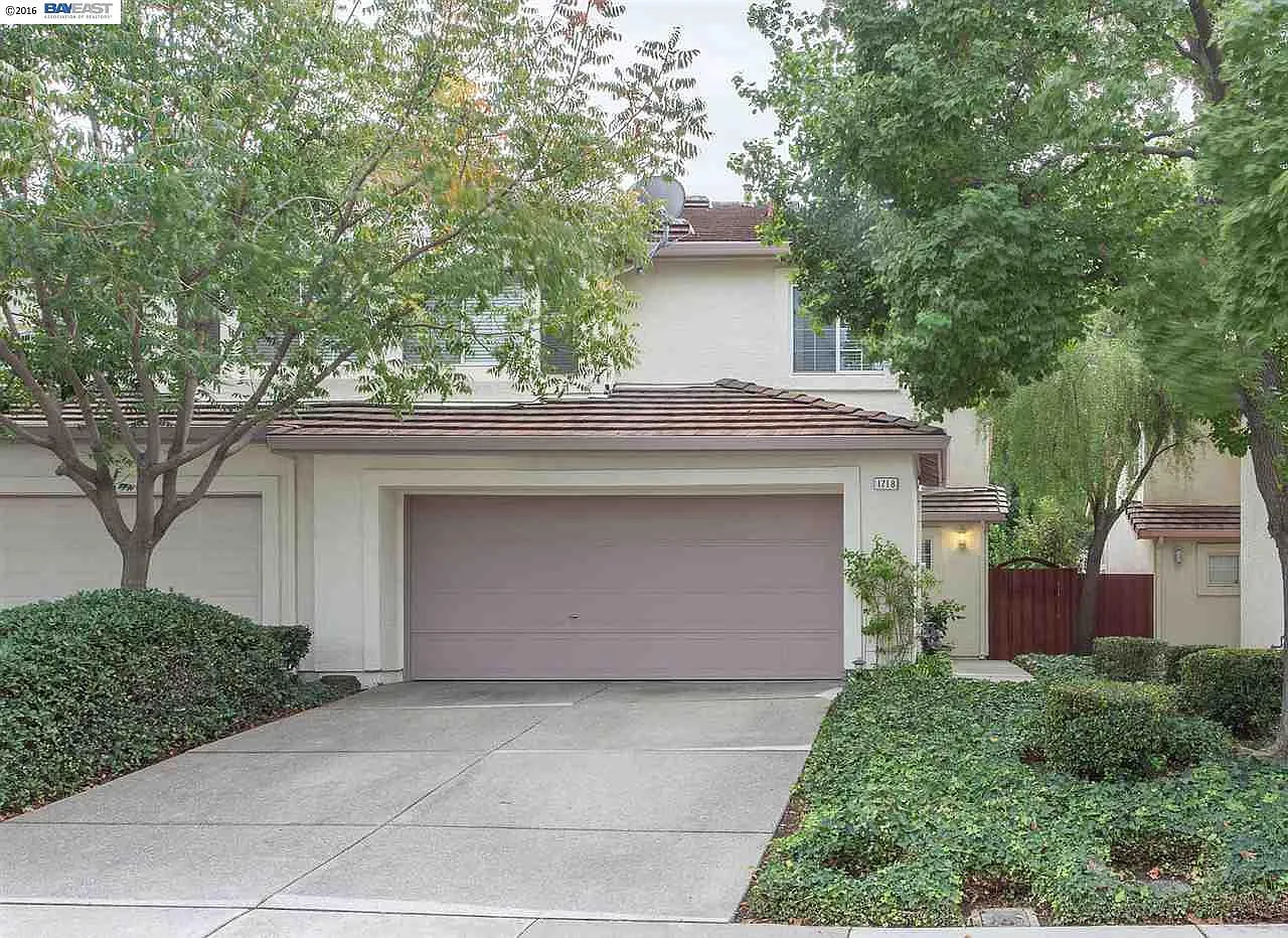 1718 Crater Peak Way photo 1