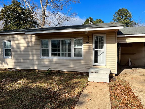 3rd image of 907 E 8th Pl