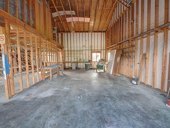 4th image of 1506 NE Yaquina Heights Dr
