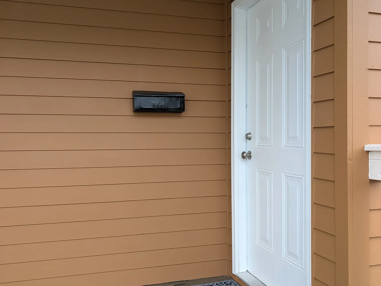 3 bed, 1.5 bath, 1200 sqft, $1,800 — Photo 3