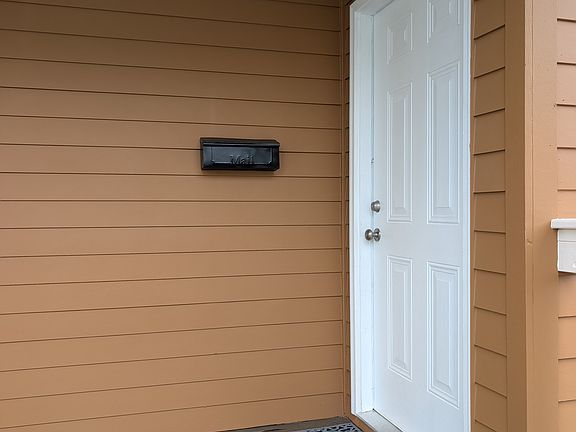 3rd image of 2913 Burroughs St