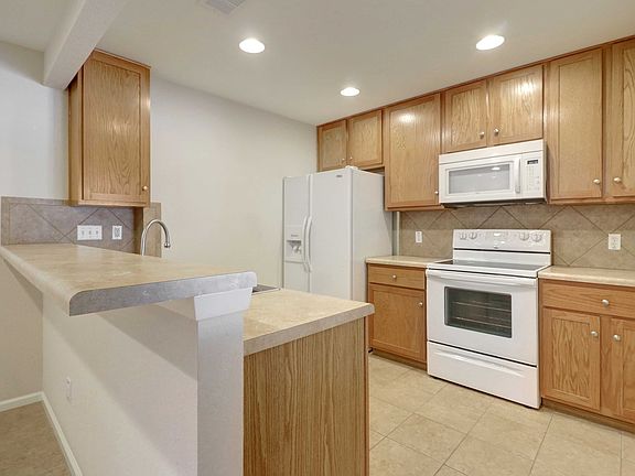 5th image of 2105 N Celia Dr
