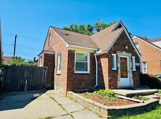21247 Redmond Ave, Eastpointe, MI 48021
