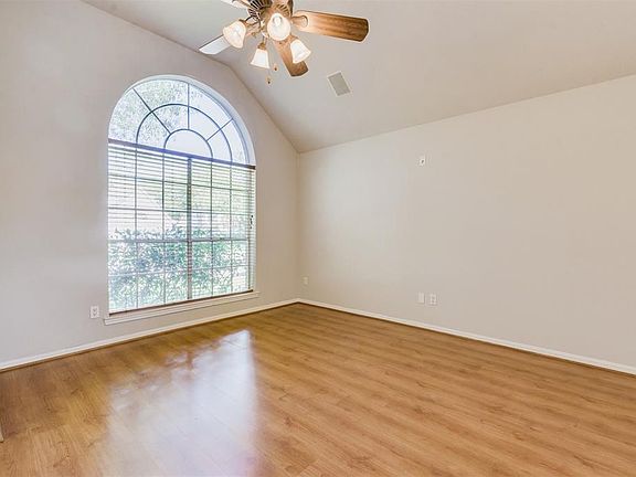 5th image of 9731 Knights Dr