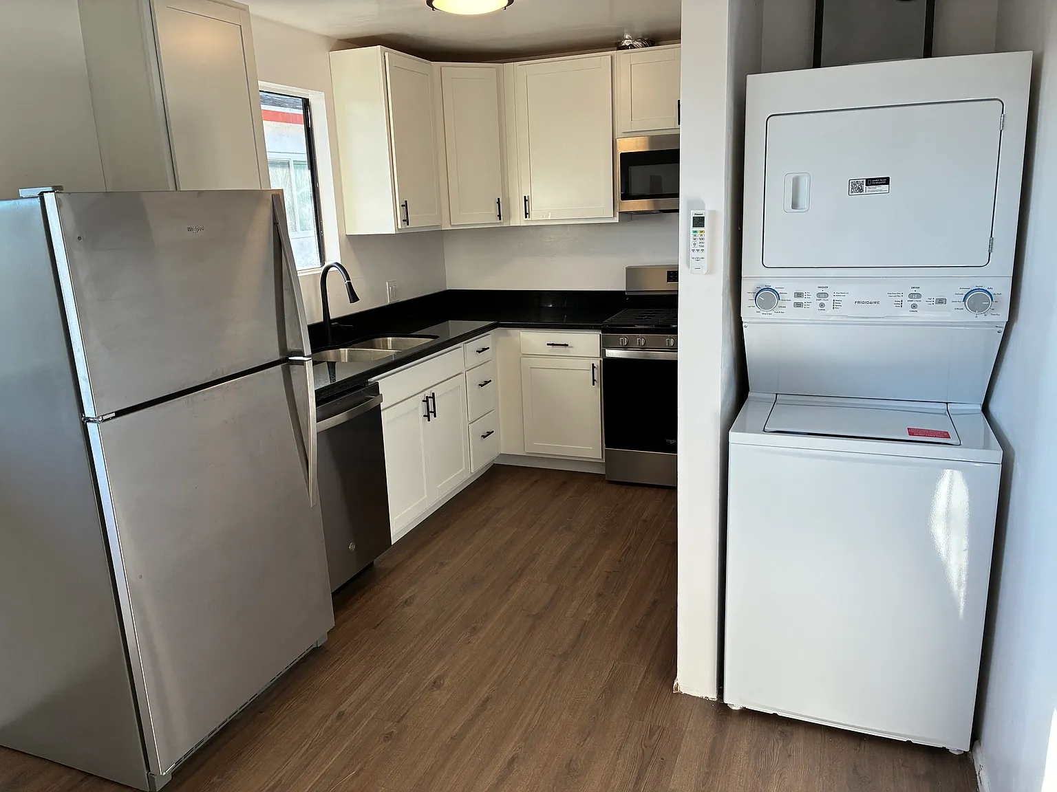 2 bed, 800 sqft, $2,500 — Photo 4