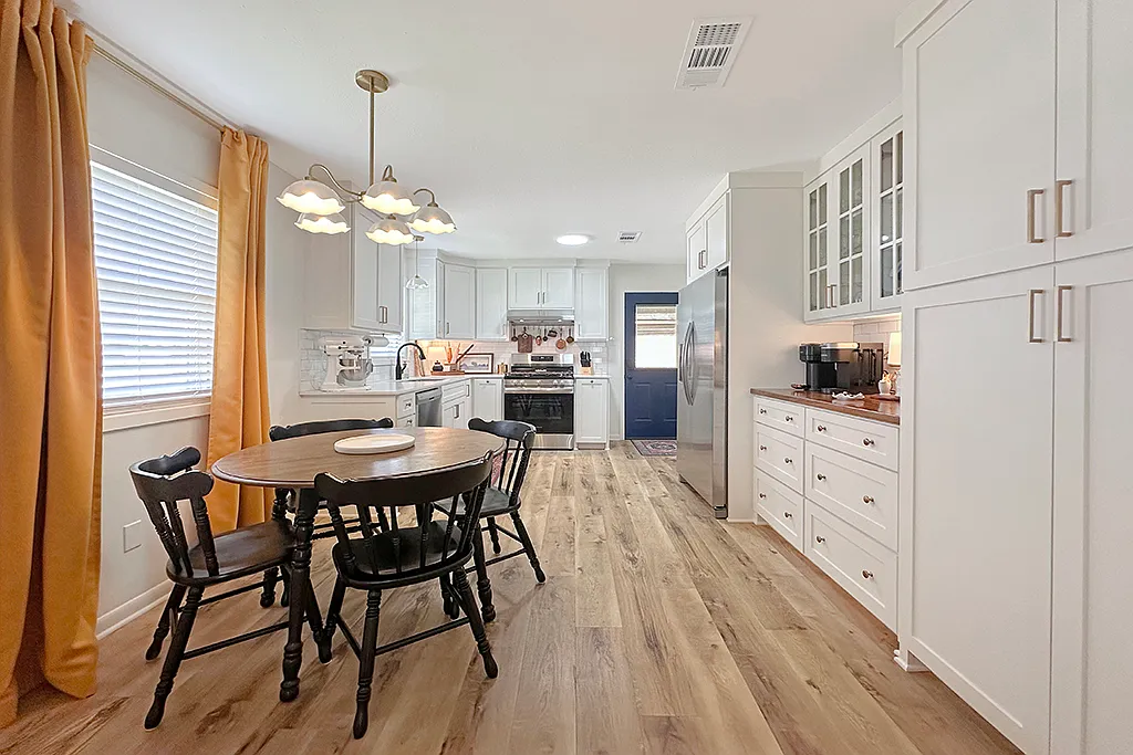 2 bed, 1200 sqft, $2,400 — Photo 4