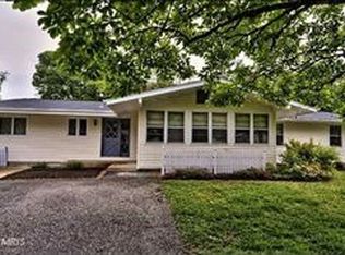 4 River Dr, Severna Park, MD 21146