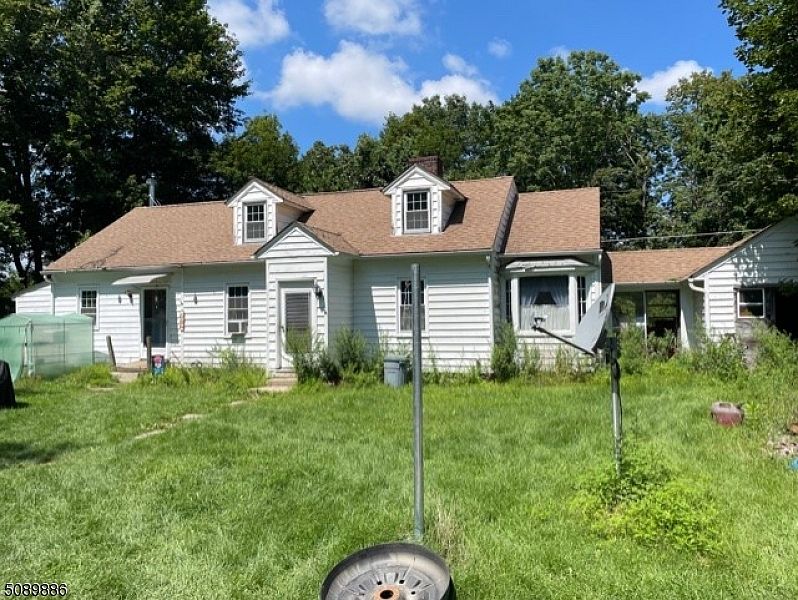 1st image of 18 Lincoln Pl