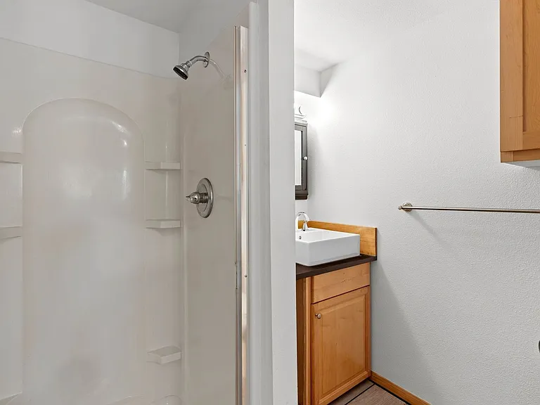 6915 NE 23rd Ave #C — Photo 8