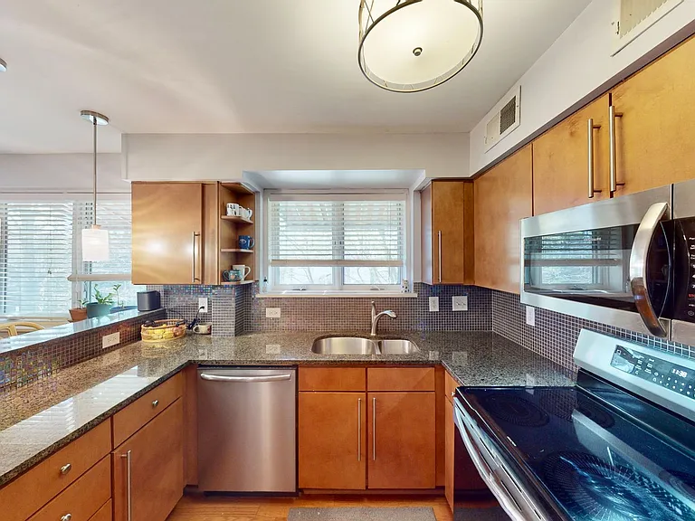 227 N Dotger Ave #E15 — Photo 15