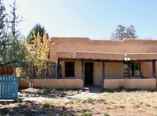 926 Witt Rd, Taos, NM 87571