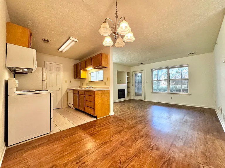 Forest Creek Apartments — Photo 49