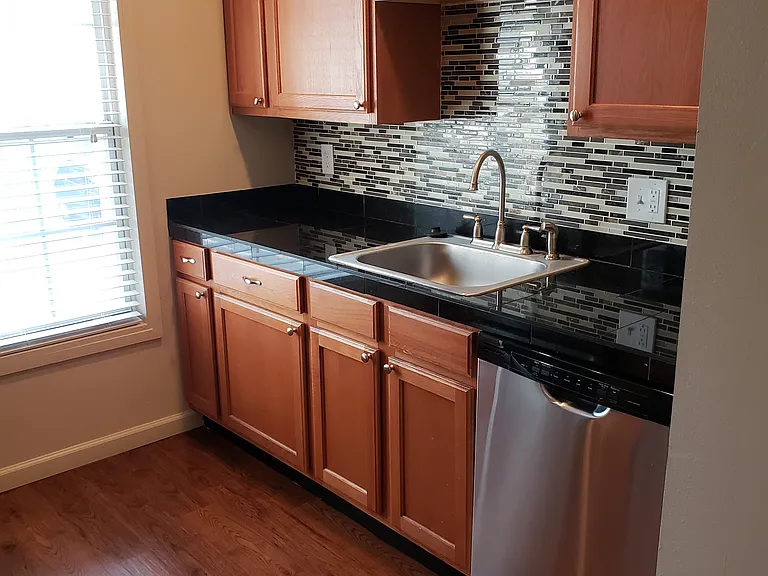 Steeple Club Apartments — Photo 24