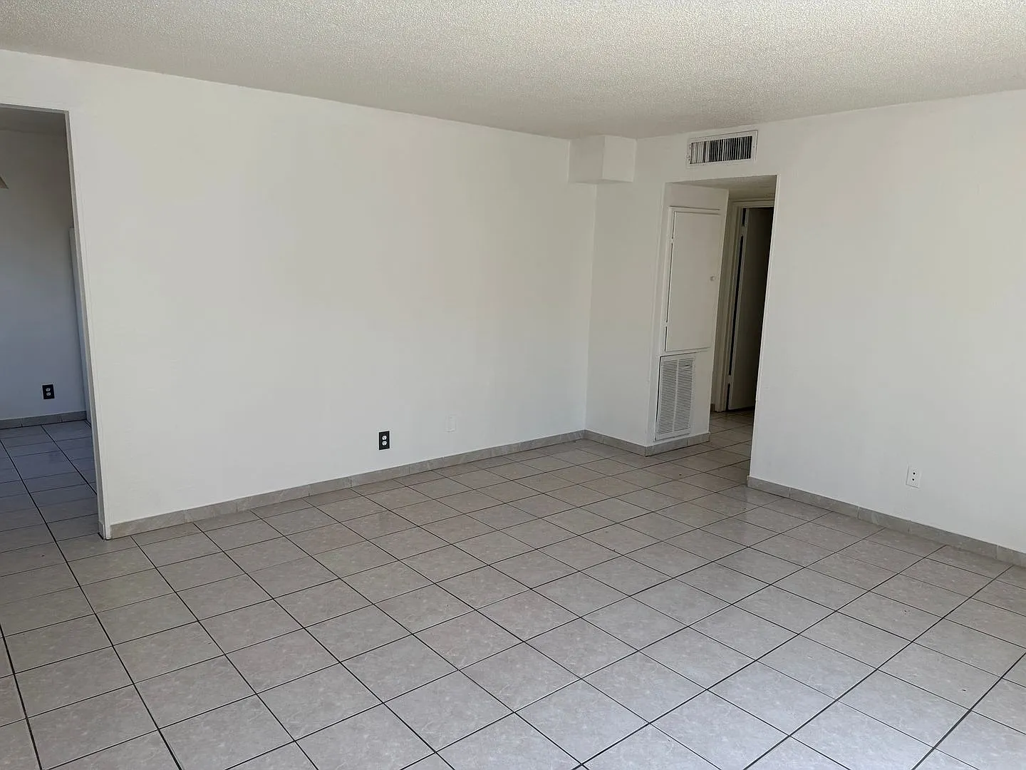 15th St. 370 — Photo 4