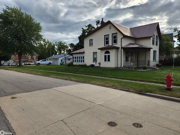 208 E Carleton St, Toledo, IA 52342