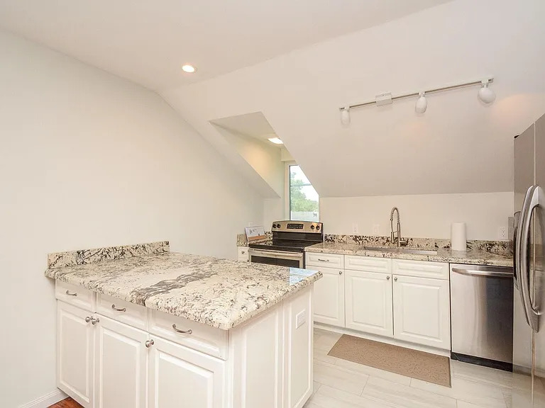 9906 Cedardale Dr — Photo 27