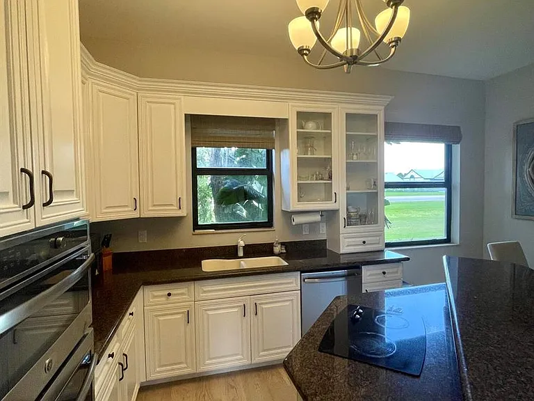 15590 Hawker Ln — Photo 3