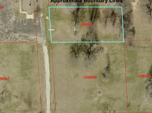 610 6th St, Chandler, TX 75758