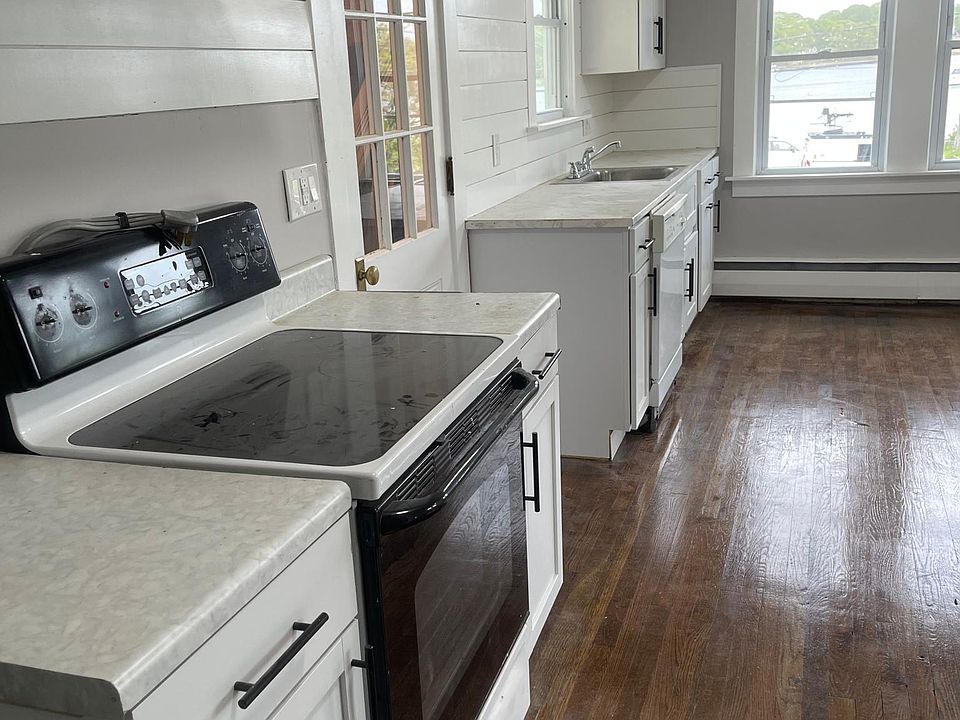 1st image of 198 Hallworth Dr #1