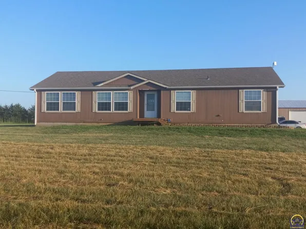 2139 SE 102nd St, Berryton, KS 66409