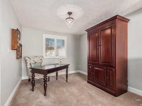 4th image of 3876 Equestrian Ct