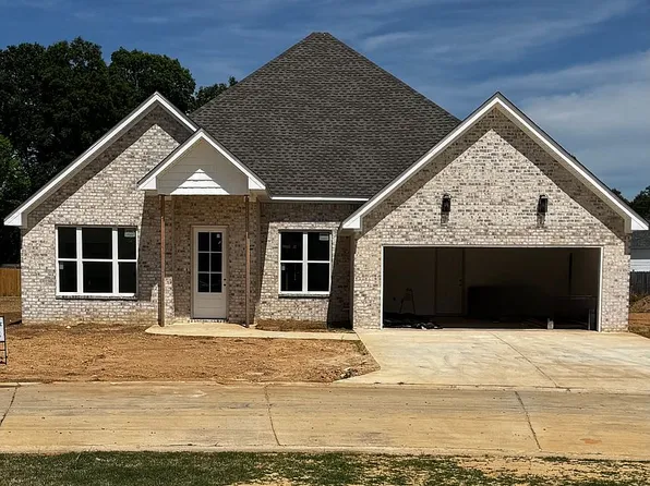 263 Sleepy Fawn Park, Columbus, MS 39702