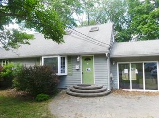 15 Parkway Dr, West Nyack, NY 10994