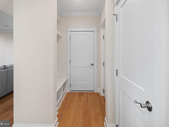 3rd image of 1027 Long Bch #C