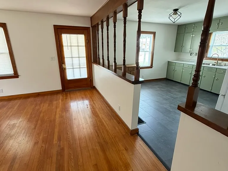 307 N Main St — Photo 9