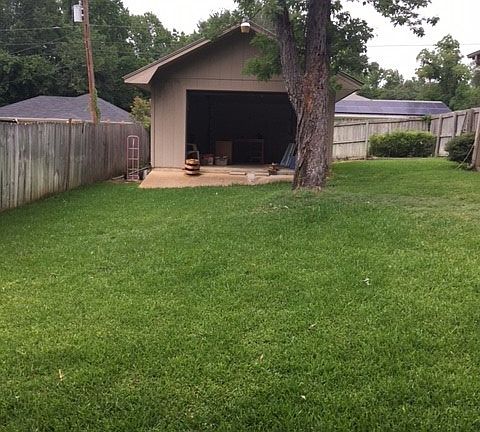 3rd image of 831 Willowcreek Dr