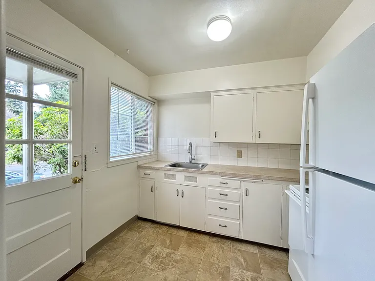Britney Forest Apartments — Photo 17