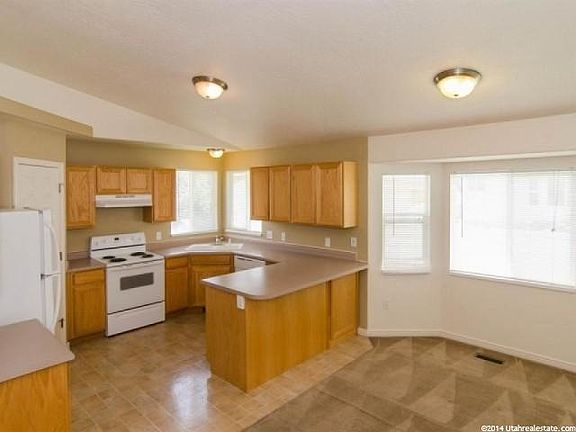 5th image of 3322 S Hunter Village Dr