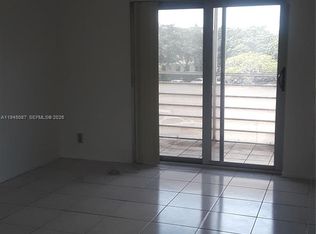 Heritage Circle, Pompano Beach, FL 33064