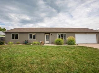 3989 Fox Ridge Dr, Manhattan, KS 66502