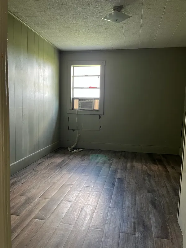 Building Photo - 310 N Springfield Ave #3