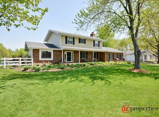 6N655 Palomino Dr, St Charles, IL
