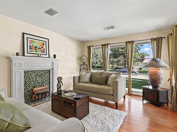 5th image of 10658 Lakemere Dr