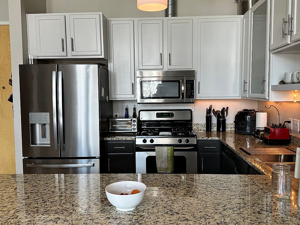 gourmet kitchen with gas stove