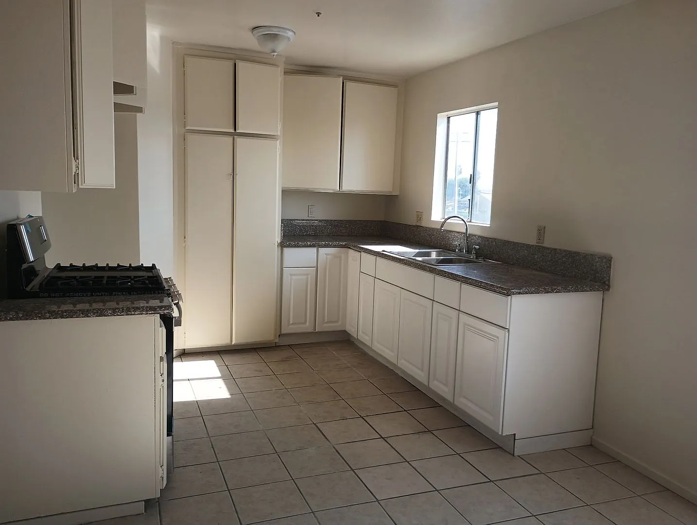 1415 West Stoneridge Court — Photo 3