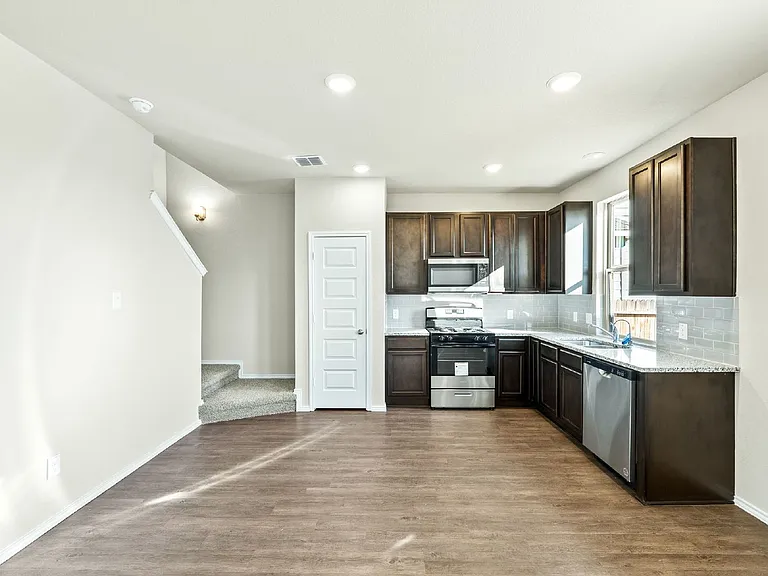 5118 Sandstone Way — Photo 10