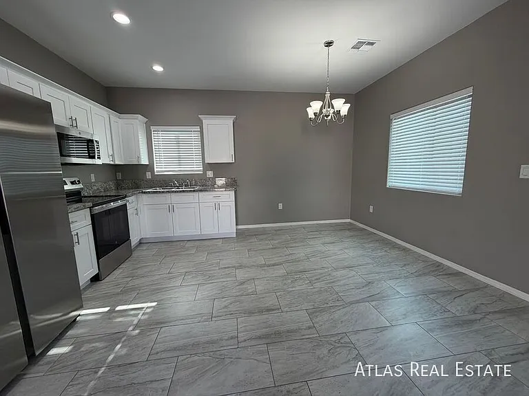 43 W Lester St — Photo 20