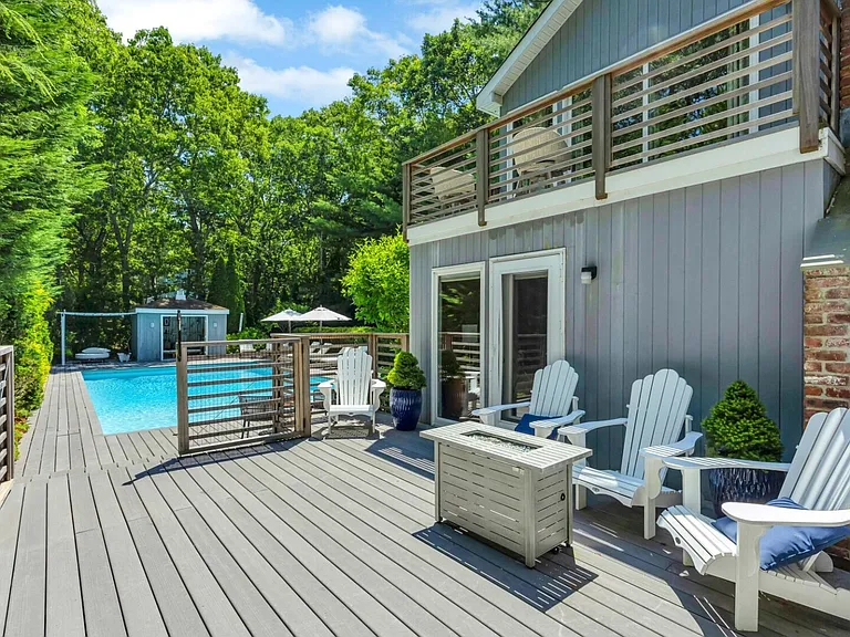 39 Montauk Ave — Photo 3