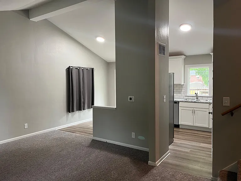 1515 Lincoln Ct — Photo 2