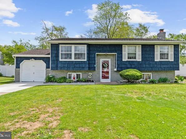 1654 Silver Birch Rd, Williamstown, NJ 08094