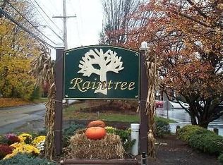 707 Raintree Ln, Malvern, PA 19355