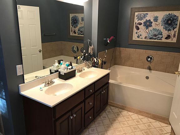Master bathroom 