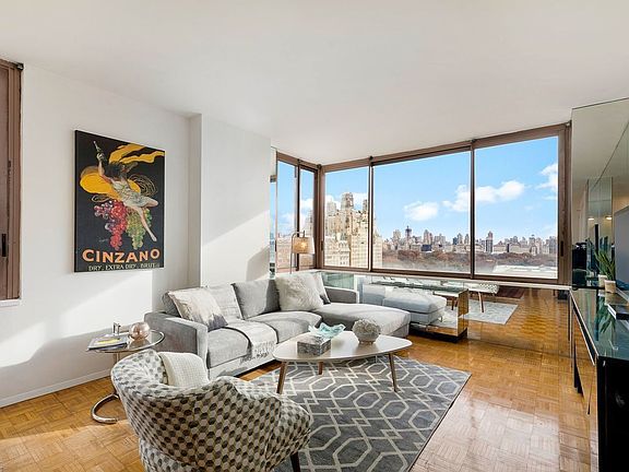 3rd image of 101 W 79th St APT 16C